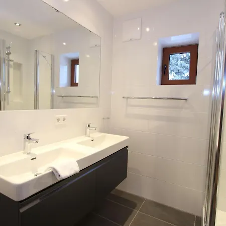 Luxury Chalet Near Ski Area In Zell am See